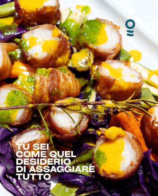 Involtini di pesce avvolti in pancetta con verdure